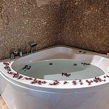 Отель Zumrutuanka Cave 5*